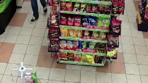 Nick Reiner buying drink at gas station moments before his ..