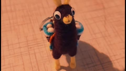 Una llama boliviana en mi mesa 🤷🏿‍♂️