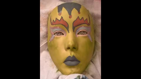 A green look (silent video)