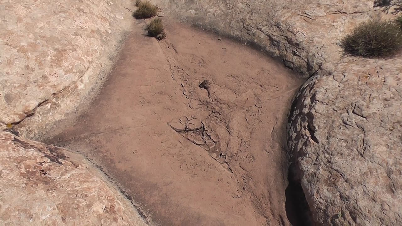 Megalithic blocks show evidence of Advanced Civilization preparing for flood