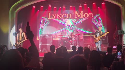 Lynch mob ( live)