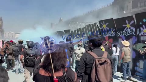 Μεγάλα επεισόδια κατά τη διάρκεια μαζικών διαδηλώσεων κατά της διαφθοράς, στην Πόλη του Μεξικό