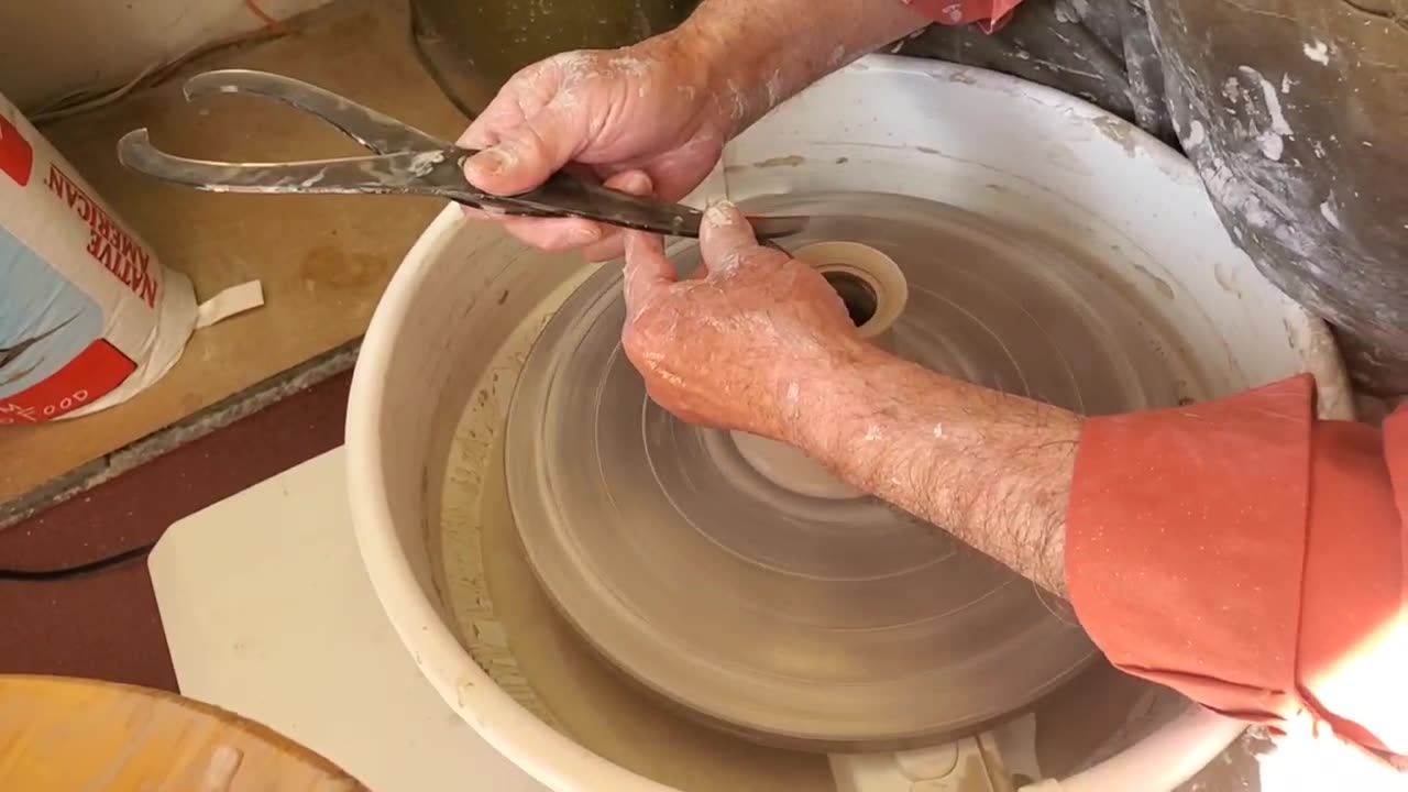 121924 TSCotMGL Ceramics with Ed! Vase construction PART 6