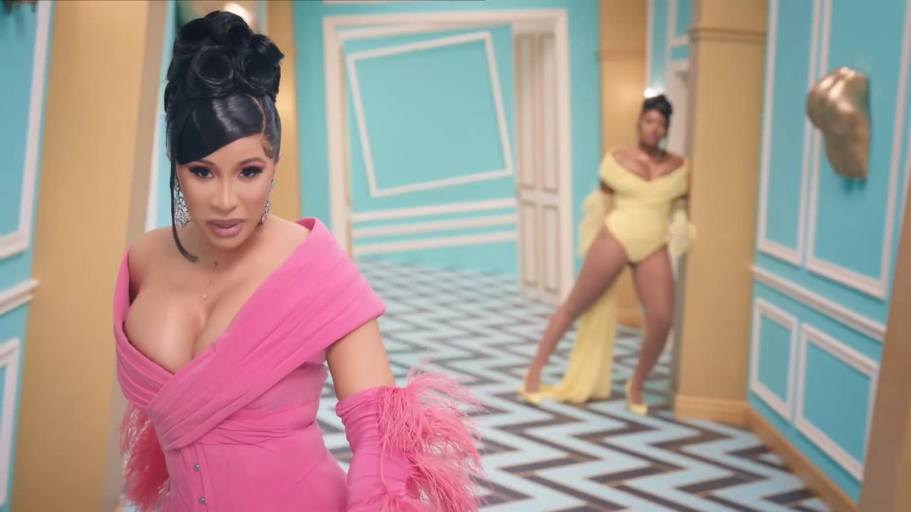 Rich Chick Aura ft. Cardi B ( Music Video )