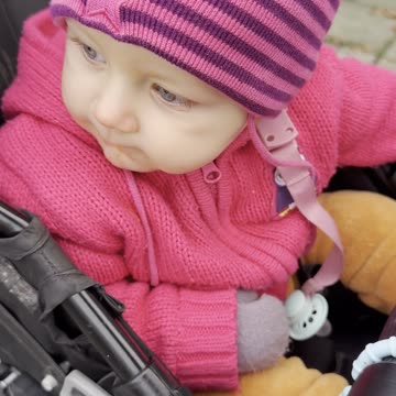 What’s Kayla Looking At? 👀 Baby Curiosity Moment