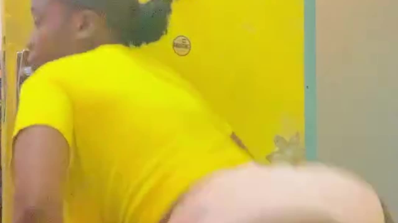 Quick teaser! Thick wife bouncing her Ass.
