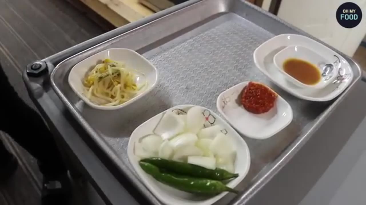 Only in Mokpo?! Dawn Lines for This Crystal-Clear Local Specialty | Korean Street Food