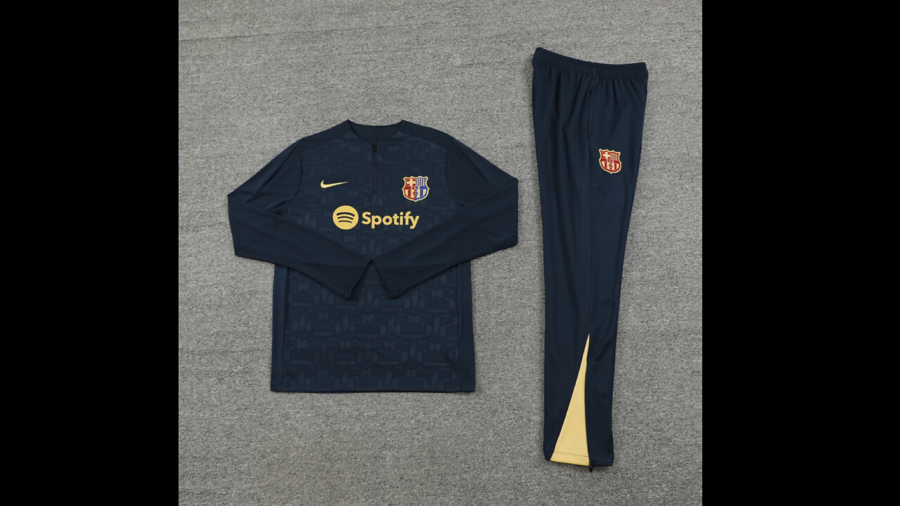 👉🏻⚽️2024/25 Barcelona Adult/Kid Black Long Sleeve Tracksuit