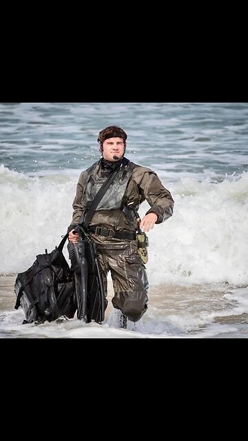 US Navy CPO Nicholas Checque: Navy Cross Recipient
