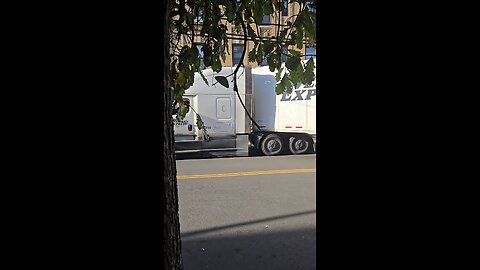 Rough day for truck drivers 🫣