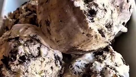 Oreo Ice Cream Magic! Easy Recipe by @fitwafflekitchen | Follow & Like