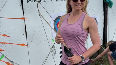 🏹 Her first ever recurve bow shot — and straight into the bullseye! 🎯