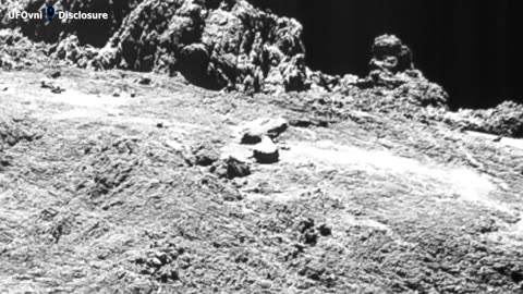 Un vaisseau spatial extraterrestre à la surface de 67P⁄Tchourioumov-Guérassimenko Rosetta