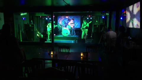 Mojo Collins and Triple Vision - I Wanna Boogie