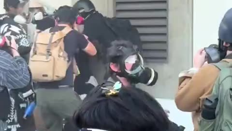 Mexicans and blacks destroying Las Angeles