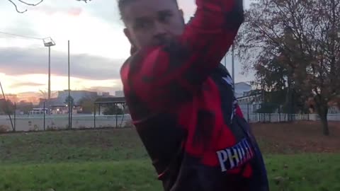 « Comme Flo chez les Robinsons suisses : avance, découvre… et ne lâche rien. »