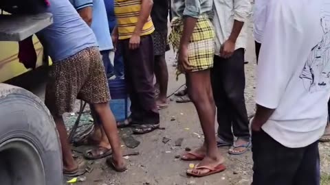 🚌🚚💥 Massive Road Accident — Bus Crashes Into Truck, Chaos Everywhere!