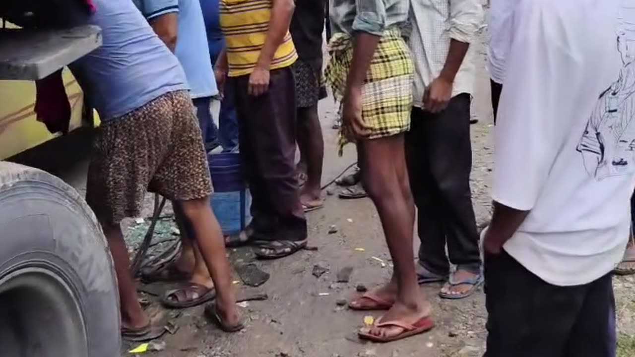 🚌🚚💥 Massive Road Accident — Bus Crashes Into Truck, Chaos Everywhere!