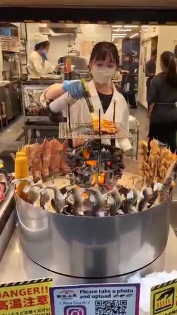 Osaka’s Most Popular Street Food Market 🍢🇯🇵 | Kuromon Ichiba Market Japan