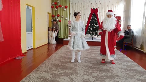 Grupa mijlocie Grădinița de copii «Fluieraș» Concert Vine Anul Nou 1/3 Vancicăuți 24 decembrie 2025