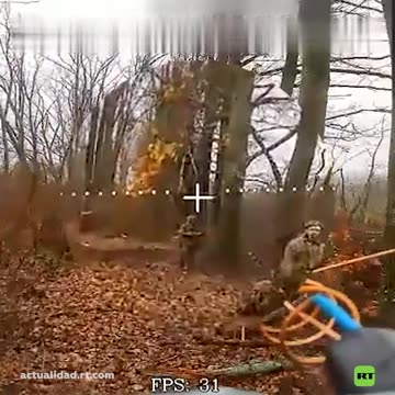 ❌🇺🇦 Soldado ucraniano da saludo nazi al confundir dron ruso