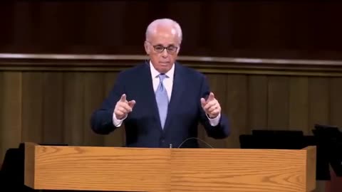 Does the Bible Permit a Woman to Preach??: A Baptist Minster Warns America - 'The Chaos is UnEnding'