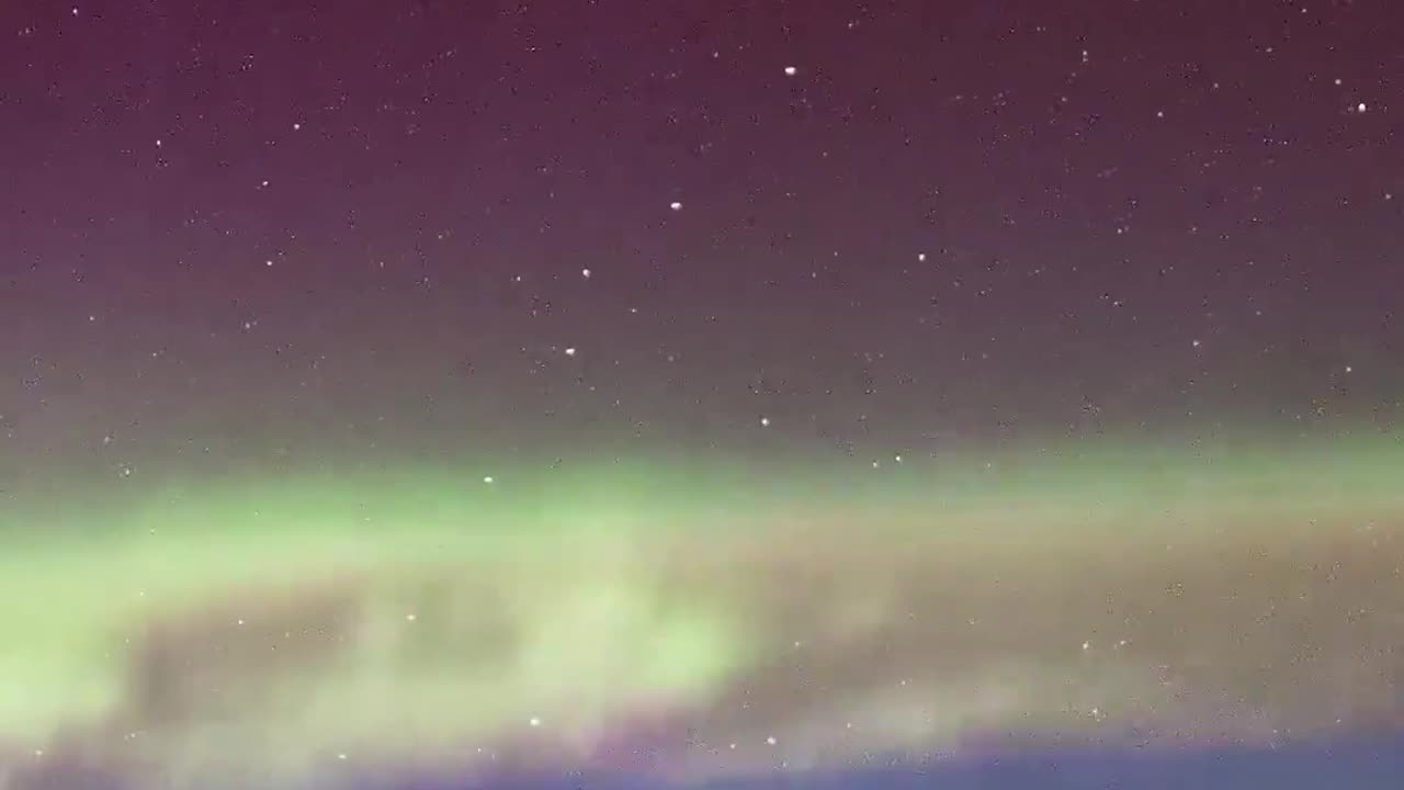 🔭✨ NASA Astronaut Captures Starlink Satellite 'Train' from Orbit! | FeedMyCuriosity