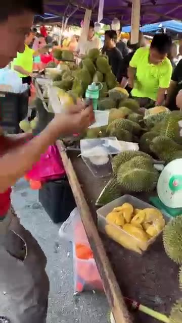 Durian King at Work! Insane Street-Style Fruit Cutting Skills