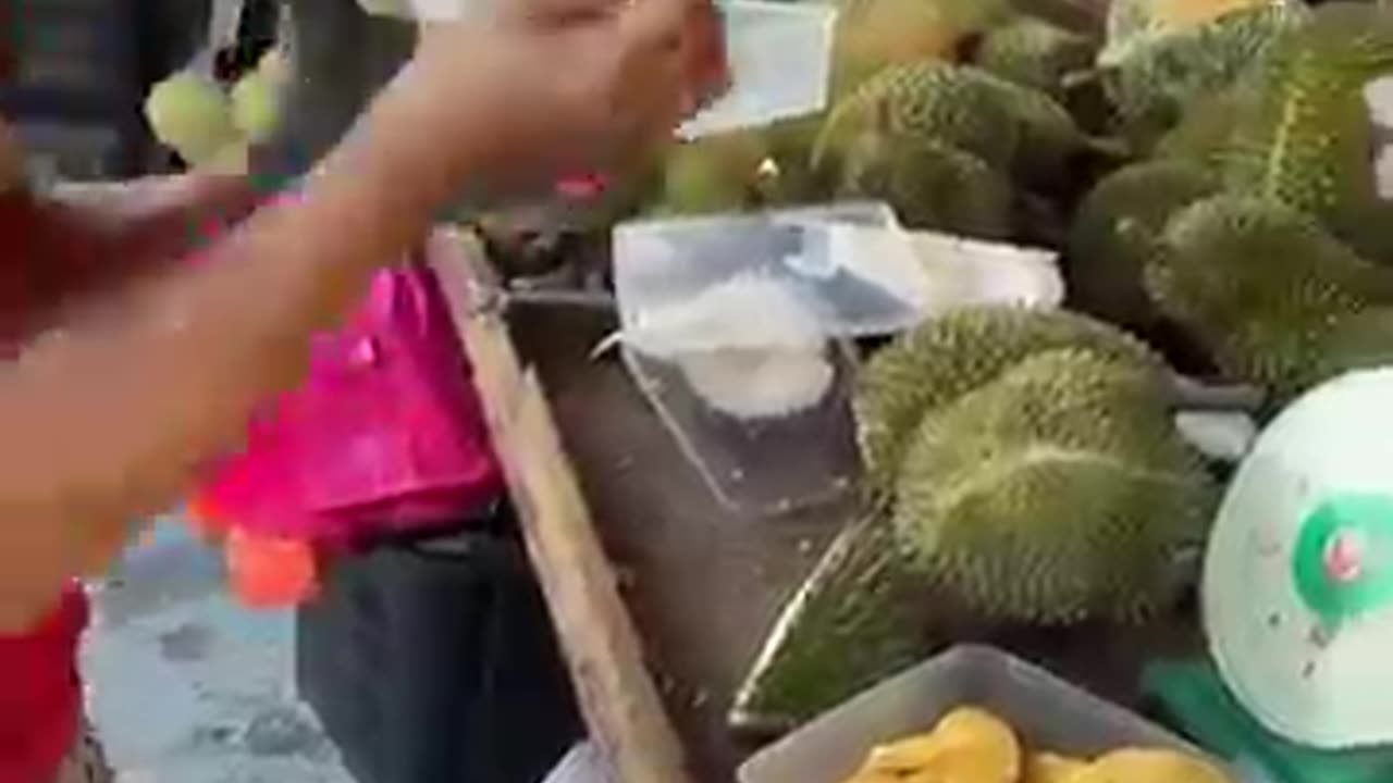 Durian King at Work! Insane Street-Style Fruit Cutting Skills