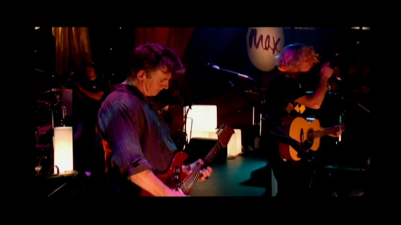 November 23, 2004 - Finn Brothers 'Won't Give In' & 'Weather With You' (Live)