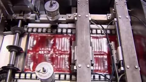 🤮🤮🤮 What REALLY goes into your hot dogs?