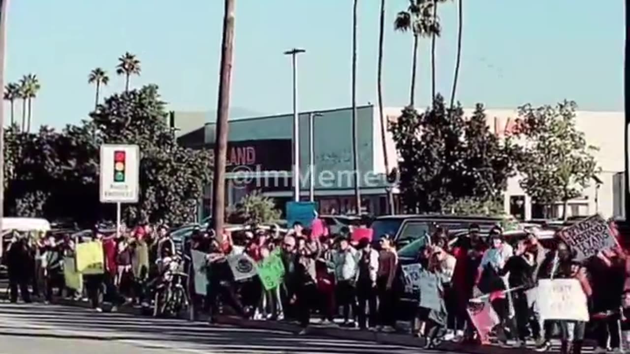 Mexican immigrants are protesting deportations in California