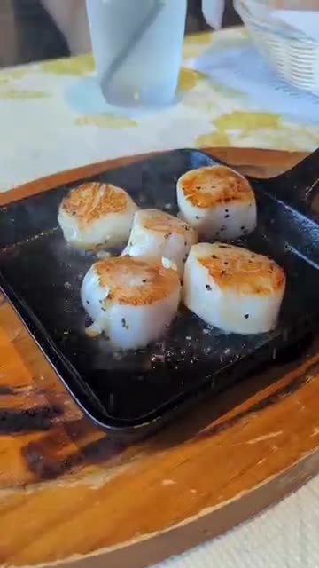 NYC Food Madness! Juliana’s Pizza 🍕 + Peruvian Lomo Saltado 🥩 + Sizzling Scallops at Crab House