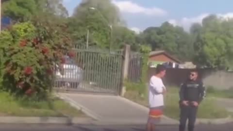 Homem é agredido por policiais por atrasar o aluguel