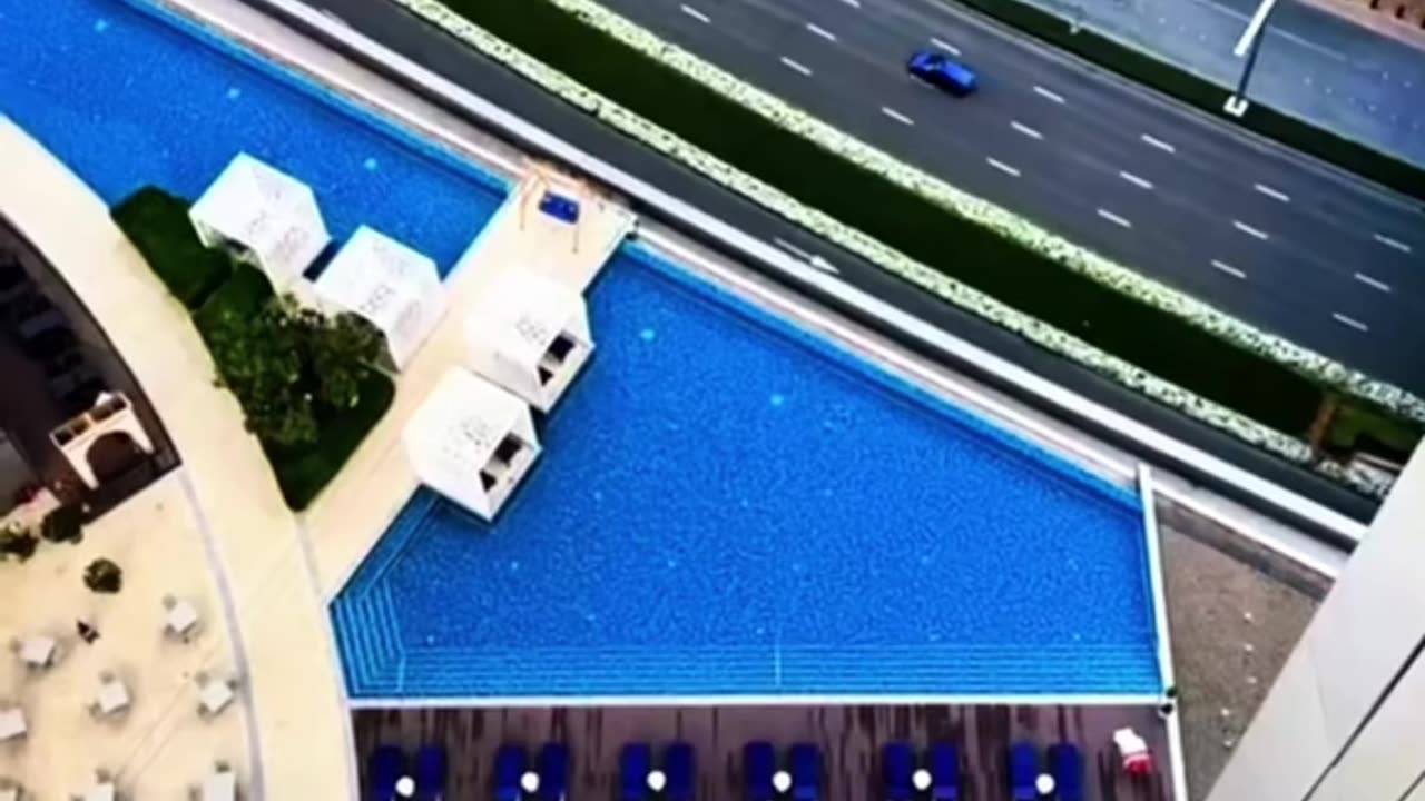 How much money does Ronaldo make?