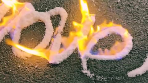 Magic Snow Spray ❄️ | Instant Christmas Decoration Hack | Viral Holiday Gadget 2025