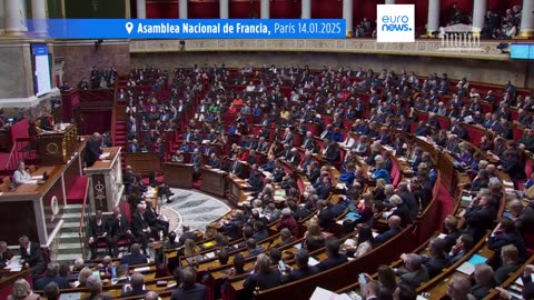 El primer ministro francés Bayrou supera una nueva moción de censura tras la ruptura p…