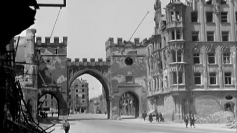 MUNCHEN BOMB AND SHELL DAMAGE, GERMANY - MUNCHEN BOMB AND SHELL DAMAGE, GERMANY - 111-adc-4728