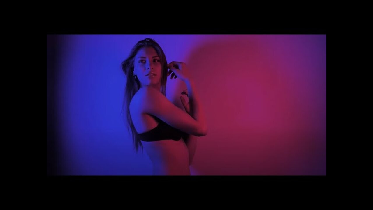 Testing Weeylite Brand LED with a beautiful model - How to use colored lights -try on - 4k footage