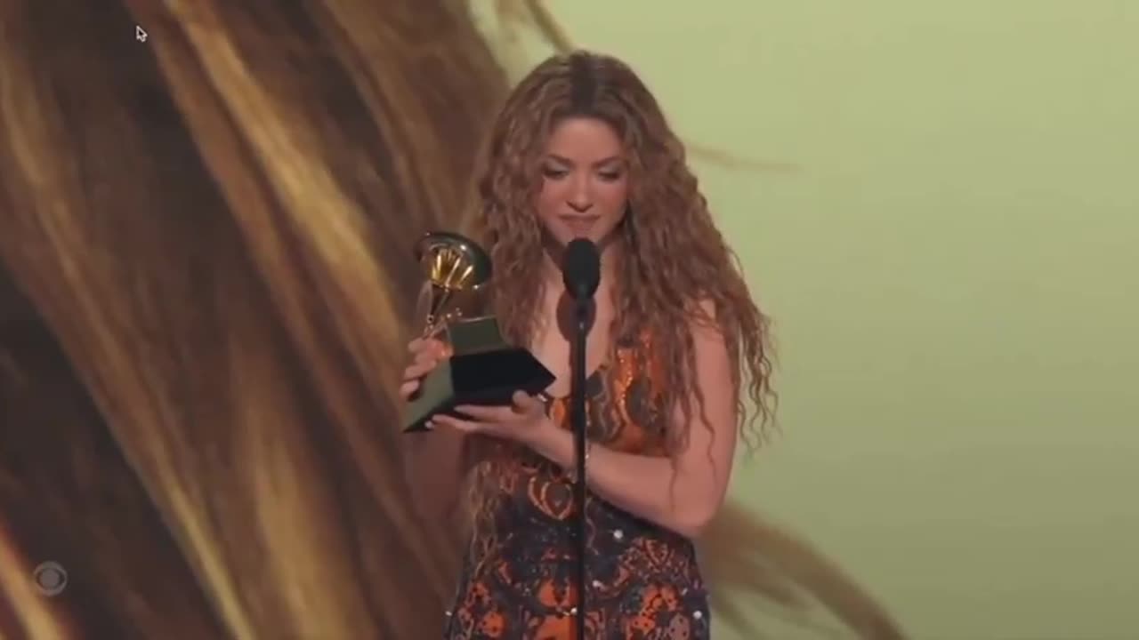 Shakira dedicates her Grammy win to immigrants calling them “all my immigrant