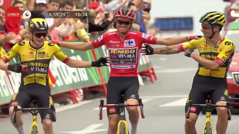 Sepp Kuss clinches 2023 Vuelta A España! Team Visma hug fest #vueltaespaña