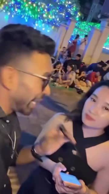NO ONE LIKES INDIANS: A Based Vietnamese Woman Puts An Indian Pervert in His Place