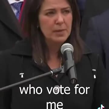 Alberta Premier Danielle Smith "Schools" a CBC reporter on the W.E.F.