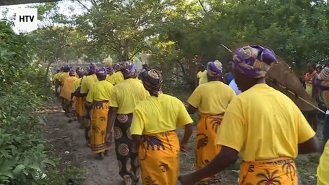 Skies, Mountains, Oceans — One Planet