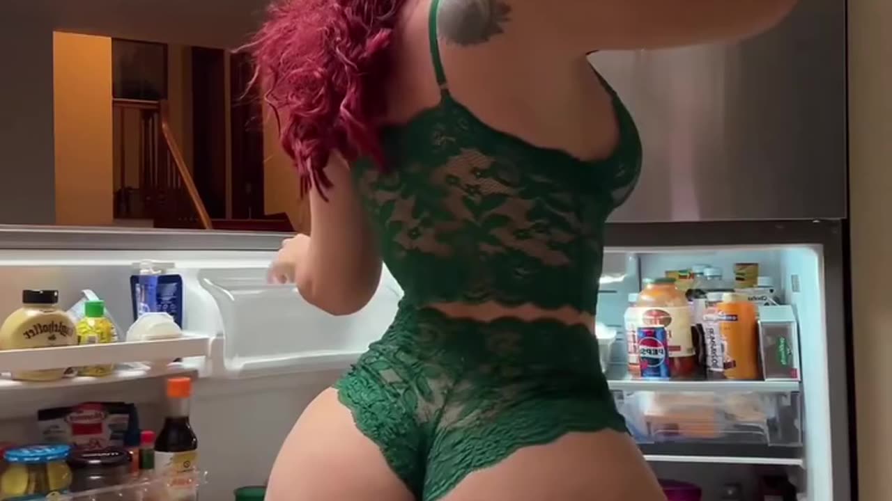 🔥 Raiding Fridge In Sexy Greens 💯💋