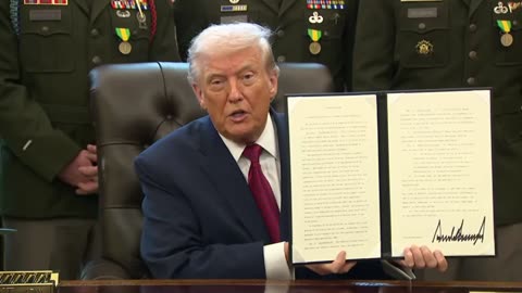 🚨 BREAKING: Tổng thống Trump vừa trao tặng Huân chương Bảo vệ Biên giới Mexico cho các binh sĩ Mỹ