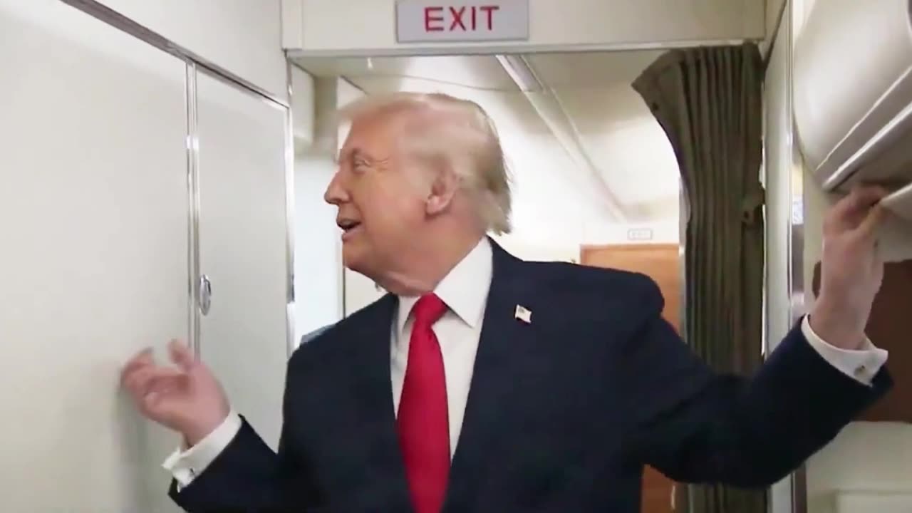 WHO'S TAKING A SH*T WHILE I'M GIVING AN INTERVIEW???🤣🤣🤣