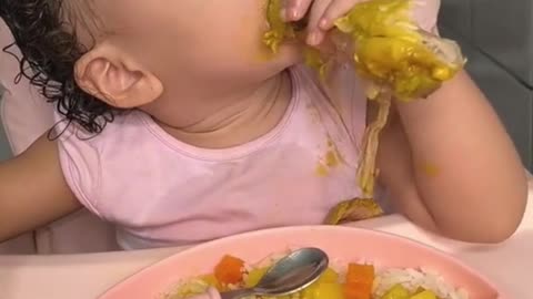 ✨ Introducing Solids Doesn’t Have to Be Stressful – Try This!