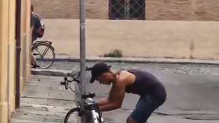 Fake North African asylum seekers in Rome steal bicycles in broad daylight, and no one stops them