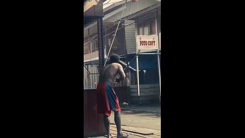 Street fighting in Papua New Guinea.